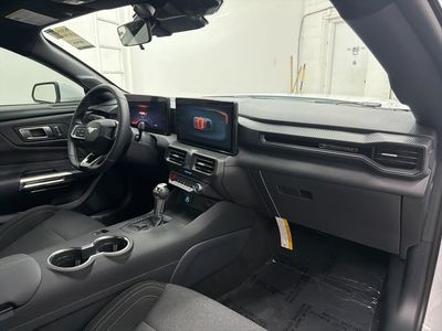 2025 Ford Mustang - Photo 21