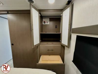 2026 Cougar Half-Ton 28RLI - Photo 32