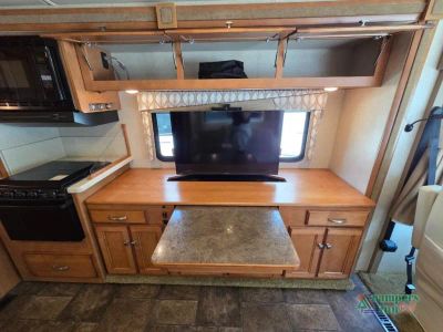 2014 Winnebago Vista — photo 35 view