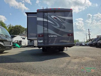 2014 Winnebago Vista — photo 10 view