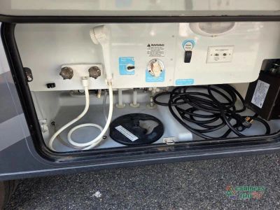 2014 Winnebago Vista — photo 13 view