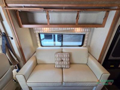 2014 Winnebago Vista — photo 32 view