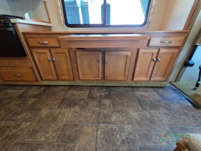 2014 Winnebago Vista — photo 34 view