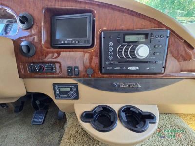 2014 Winnebago Vista — photo 27 view