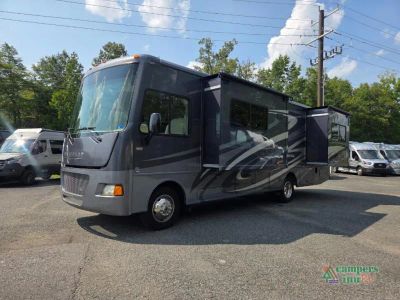 2014 Winnebago Vista — photo 8 view