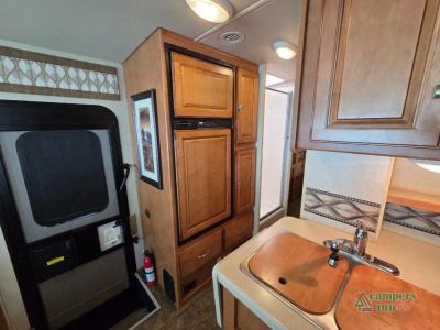 2014 Winnebago Vista — photo 46 view