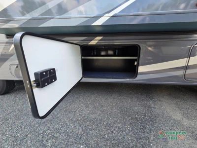 2014 Winnebago Vista — photo 17 view