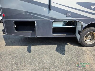 2014 Winnebago Vista — photo 12 view