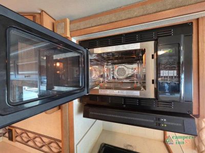 2014 Winnebago Vista — photo 39 view