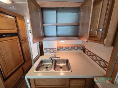 2014 Winnebago Vista — photo 43 view