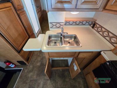 2014 Winnebago Vista — photo 45 view