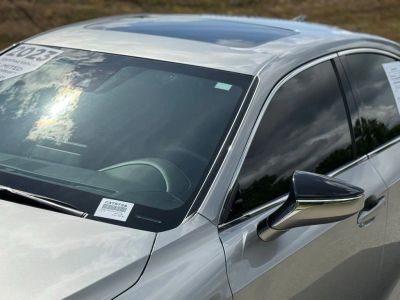2023 Lexus IS - Photo 9