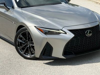 2023 Lexus IS - Photo 4