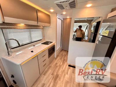 2027 Thor Motor Coach Vegas - Photo 22
