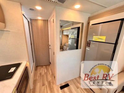 2027 Thor Motor Coach Vegas - Photo 39