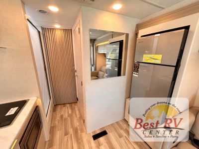 2027 Thor Motor Coach Vegas - Photo 36