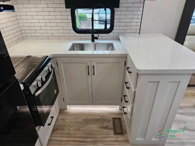 2027 Venture RV SportTrek Touring Edition — photo 14 view