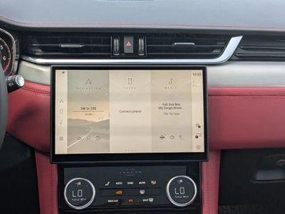 2026 Jaguar F-PACE — photo 18 view
