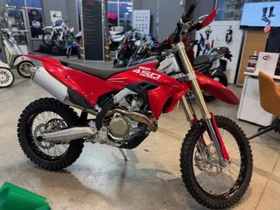2026 Ducati Desmo450 EDX — front three-quarter view