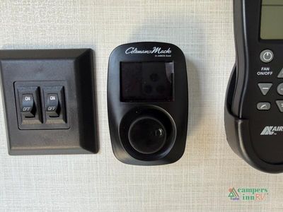 2026 Venture RV SportTrek Touring Edition — photo 34 view