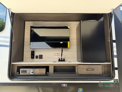 2026 Venture RV SportTrek Touring Edition — photo 7 view