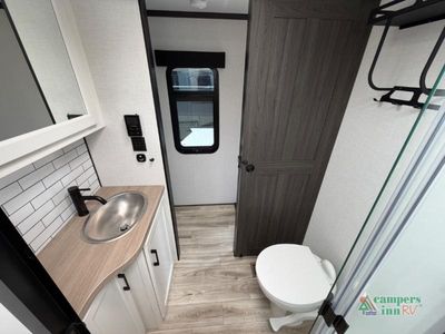 2026 Venture RV SportTrek Touring Edition — photo 35 view