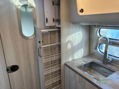 2025 Airstream International - Photo 33