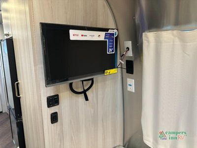 2025 Airstream International - Photo 28