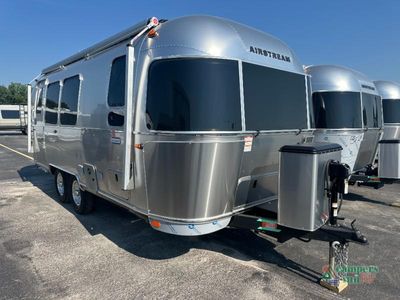 2025 Airstream International - Photo 1