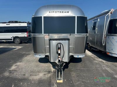 2025 Airstream International - Photo 2
