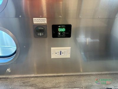 2025 Airstream International - Photo 17