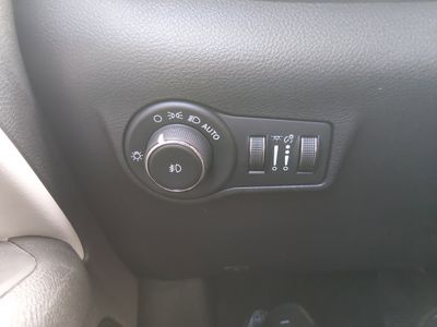 2023 Jeep Compass — photo 13 view