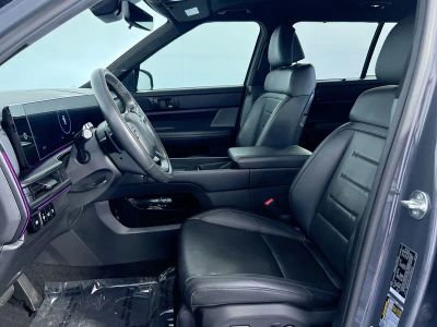 2025 Hyundai Santa Fe — photo 12 view