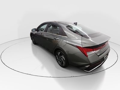 2025 Hyundai Elantra — detail view