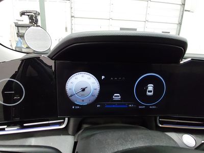 2025 Hyundai Elantra — photo 14 view