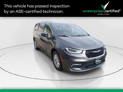 2023 Chrysler Pacifica Touring L FWD — front three-quarter view