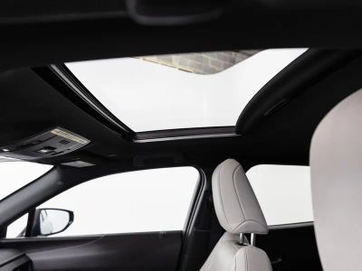 2025 Lexus UX - Photo 5