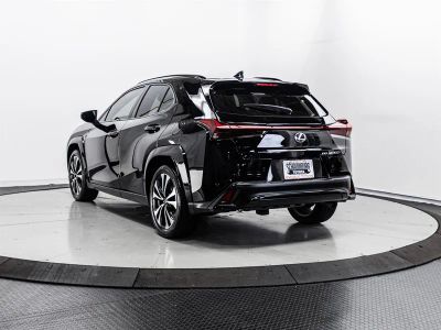 2025 Lexus UX - Photo 9