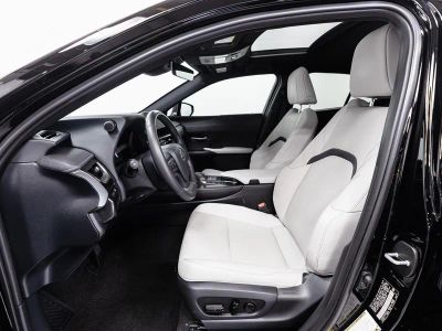 2025 Lexus UX - Photo 4