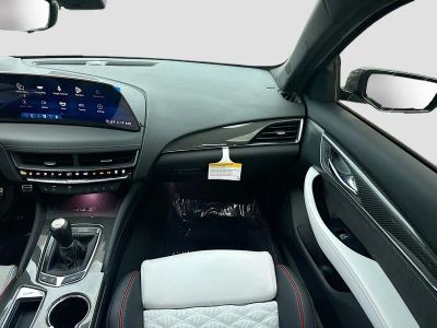 2025 Cadillac CT5-V — photo 17 view