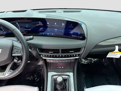 2025 Cadillac CT5-V — photo 18 view