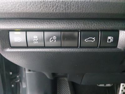 2025 Toyota Camry — photo 13 view