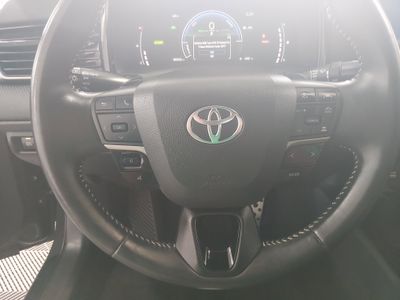 2025 Toyota Camry — photo 12 view