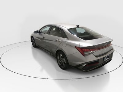 2025 Hyundai Elantra — detail view