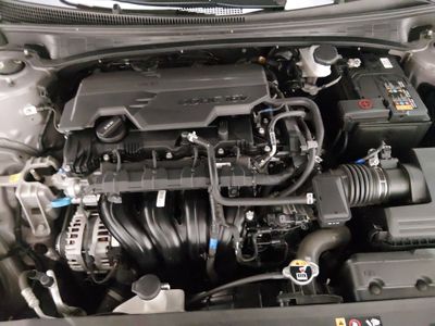 2025 Hyundai Elantra — photo 9 view