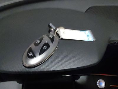 2025 Hyundai Elantra — photo 15 view