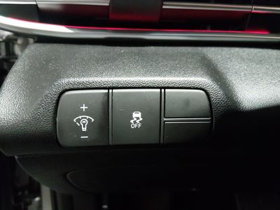 2025 Hyundai Elantra — photo 13 view