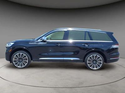 2020 Lincoln Aviator — side profile view