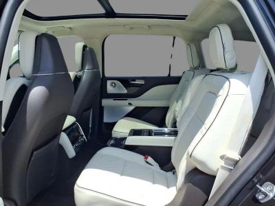 2020 Lincoln Aviator — detail view