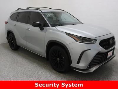 2023 Toyota Highlander FWD - Photo 4